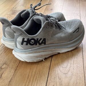 Hoka Light Clifton 9 Gray Athletic Shoes